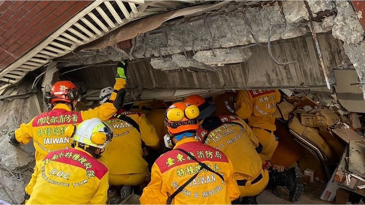 Fuerte terremoto en Taiwán dejó al menos 9 muertos, más de 800 heridos y  buscan personas atrapadas
