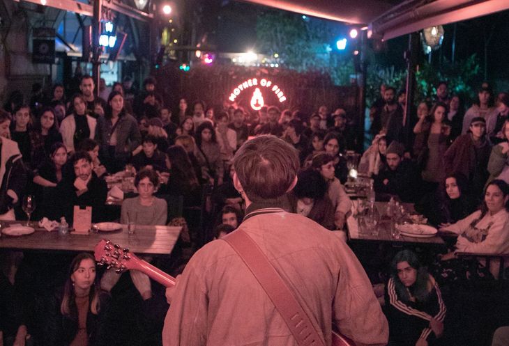 Francisca's Piano Bar, a cycle that takes place on Fridays from 22. 