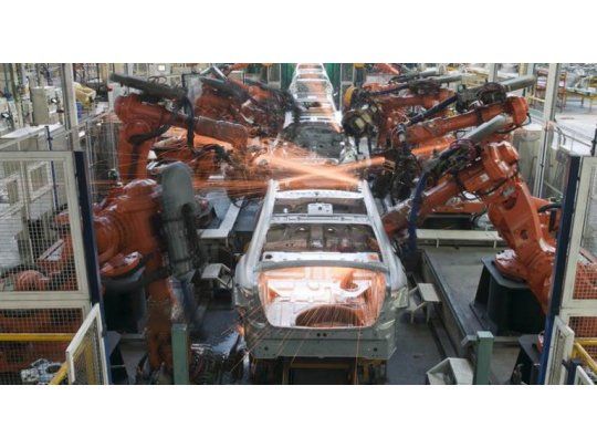 Según INDEC, la industria se contrajo 5,7% y acumuló 7 bajas consecutivas