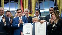 El presidente de EEUU, Donald Trump, firmó la vuelta al normal funcionamiento del gobierno estadounidense.