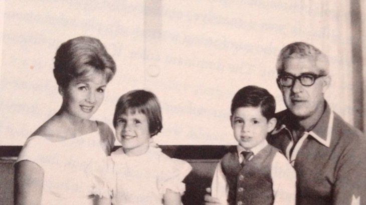 La familia que supieron ser Debbie Reynolds y Harry Karl.