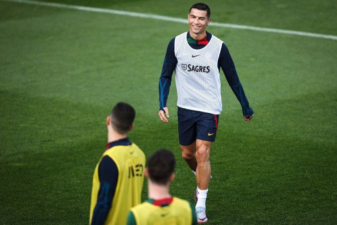 The 6,000 tickets that were on sale to see Cristiano Ronaldo train this Friday were sold out in a few minutes. The 6,000 tickets that were on sale to see Cristiano Ronaldo train this Friday were sold out in a few minutes.