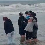 La identificación del cuerpo, según precisó Lazo, tuvo la colaboración entre la Brigada de Homicidios de La Serena y los peritos del laboratorio de criminalística regional. La identificación del cuerpo, según precisó Lazo, tuvo la colaboración entre la Brigada de Homicidios de La Serena y los peritos del laboratorio de criminalística regional.