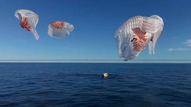 La cápusla amerizó frente a la costa de Florida.