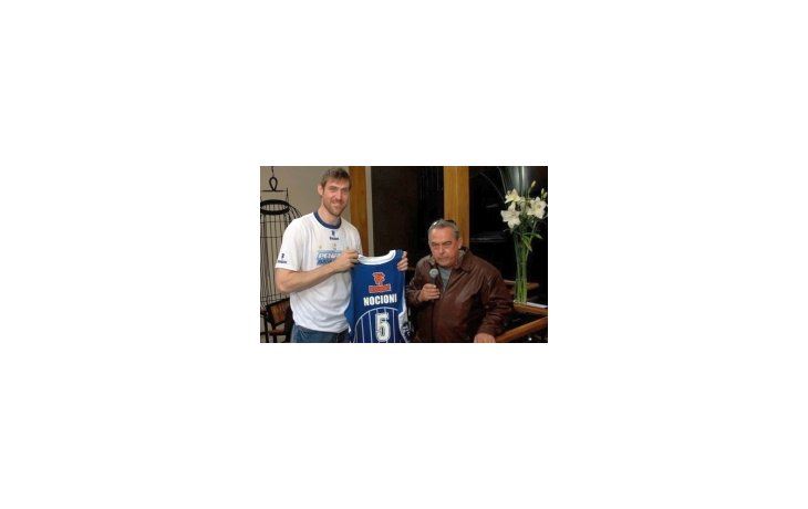 Vuelve una estrella. Andrés Nocioni regresa a la Liga Nacional y el básquet argentino se viste de fiesta. (Foto gentileza www.pickandroll.com.ar).