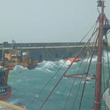 Tres barcos hundidos en Santa Cruz por las fuertes ráfagas de viento. Tres barcos hundidos en Santa Cruz por las fuertes ráfagas de viento.