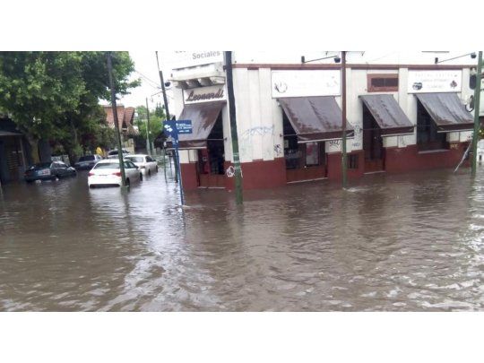 Anegamientos, evacuados y cortes de luz: el saldo del fuerte temporal en Buenos Aires y el conurbano