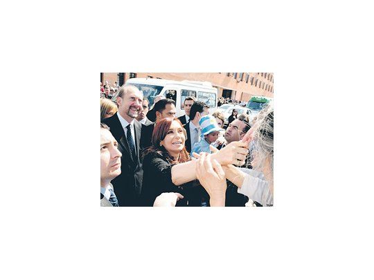 Cristina de Kirchner y Hermes Binner volverán a cruzarse el martes en la ciudad santafesina de Venado Tuerto. El 19 de septiembre protagonizaron un duro contrapunto en Rosario.