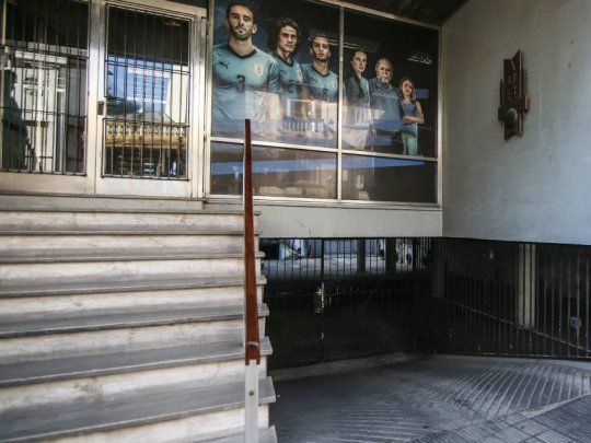 La AUF ratificó y apoyó el paro de árbitros por amenazas de las barras.