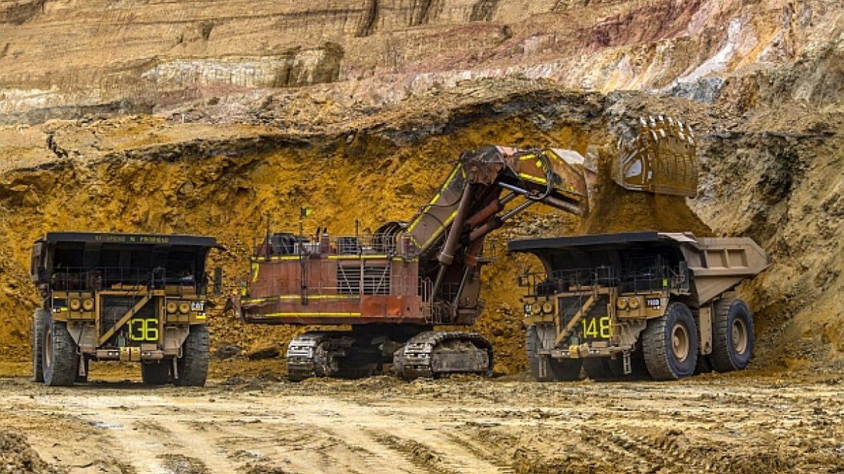 Chile will have the absolute, exclusive and inalienable domain of its mineral resources