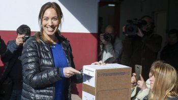María Eugenia Vidal desayunó con su equipo antes de ir a votar.