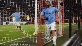 Sergio Agüero sigue haciendo goles para Manchester City.