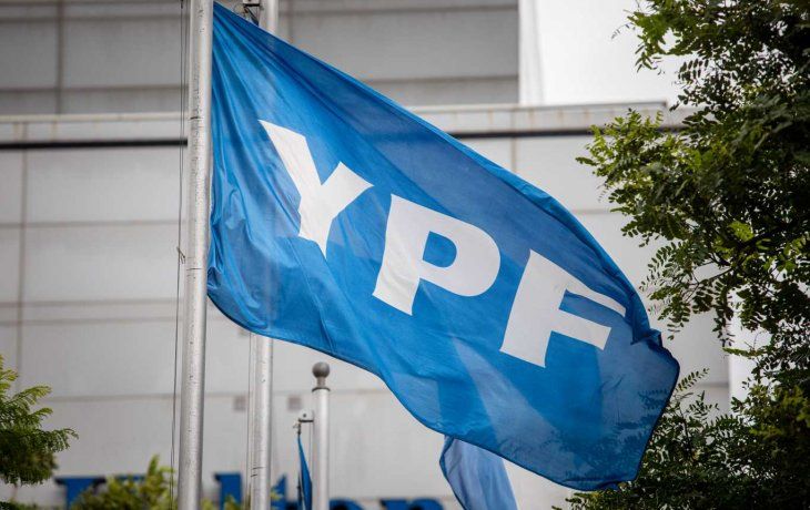 YPF cumple sus primeros 100 años, motivo de celebración y orgullo para los que habitan el suelo argentino.&nbsp;