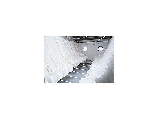 Instalación deSofía GarcíaVieyra, una delas numerosasobrasdestacables,que adiferencia deotrasediciones,exhibe EstudioAbierto en elimponenteedificio delCorreoCentral.