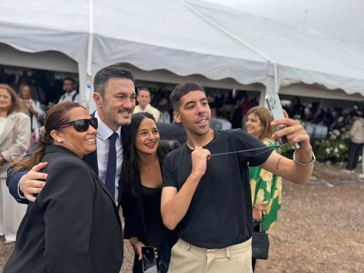 Luis Petri estuvo activo con los visitantes de la Fiesta de la Vendimia.