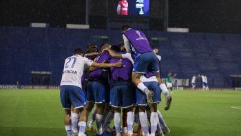 Vélez tomó buena ventaja y viajará a Colombia con la misión de sellar el pase a cuartos.