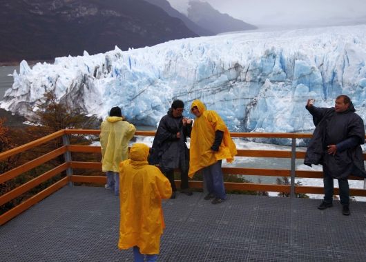 El Perito Moreno inició ruptura y esperan que rompa este fin de semana (foto 1)