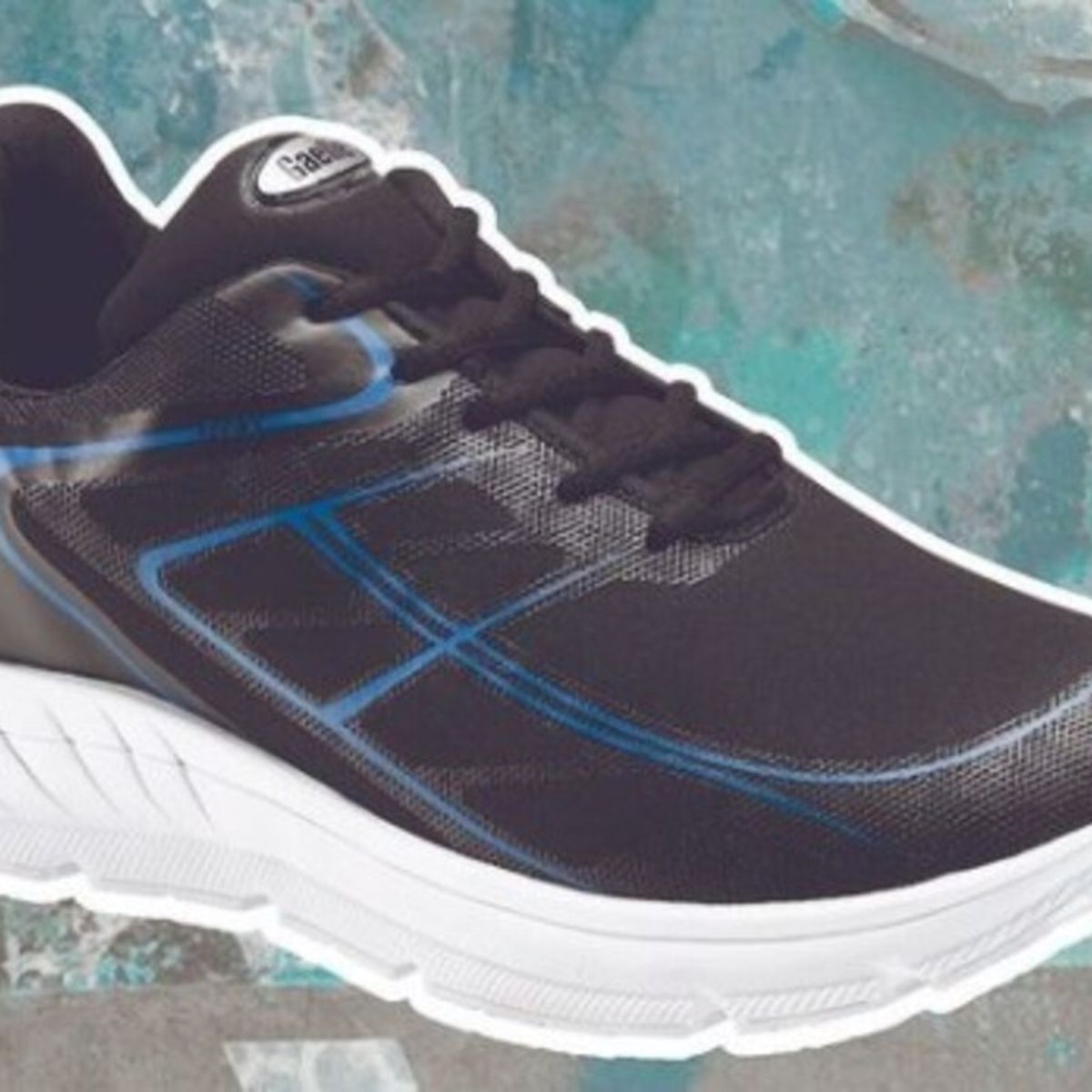 Tolozapas: la insólita línea de zapatillas en homenaje a Victoria Tolosa Paz