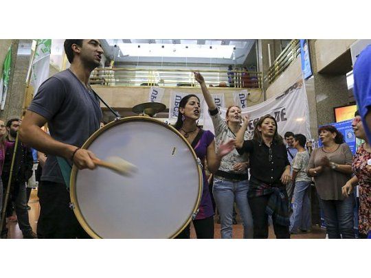 Lado B de despidos: afirman que hay más de 38.000 suspendidos