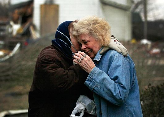Tornados en EEUU dejan ya 35 muertos y hacen desaparecer un pequeño puebloTornados en EEUU dejan ya 27 muertos y hacen desaparecer un pequeño pueblo (foto 6)
