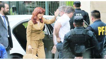ámbito.com | Nulo. Cristina de Kirchner pidió a sus simpatizantes no asistir a tribunales de Comodoro Py, donde tras indagatoria de Bonadio pedirá desafuero.