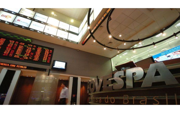 El Bovespa cayó un 0,4% y el real se depreció un 0,6% a 3,17