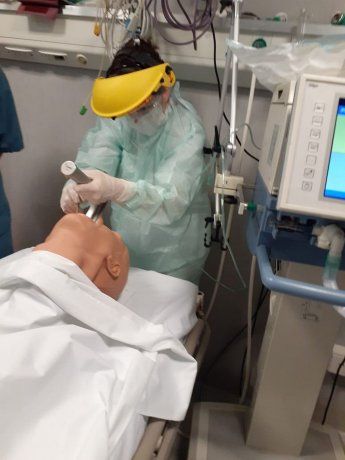 Escenas de una capacitación en tiempos de emergencia. 