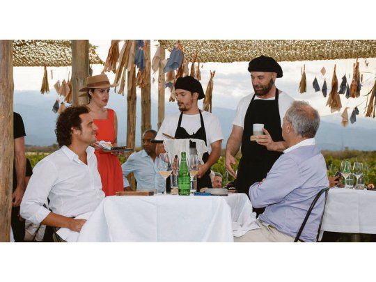 “Tegui, un asunto de familia”. La película de Alfred Olivieri se ocupa de la aventura del chef Germán Martitegui, que cocinó al pie de la Cordillera de los Andes.