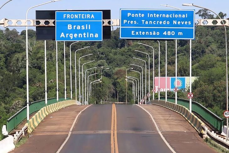 Brasil comenzó a pedir el pase sanitario para los que ingresan al país