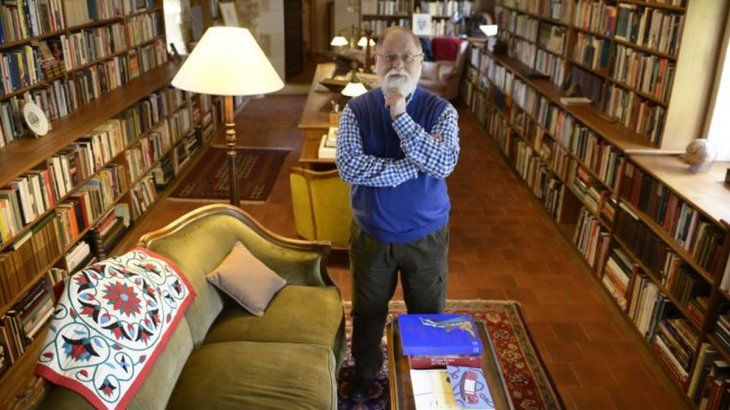 Alberto Manguel dona su biblioteca a Lisboa
