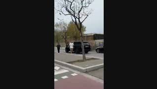 El jugador de Barcelona Iñigo Martínez se enfrentó con hinchas que lo insultaban