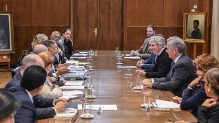 El ministro Luis Caputo y el secretario Pablo Quirno recibieron a una delegación de 10 directores del Banco Mundial.