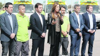 plan. Vidal, ayer durante el anuncio junto al titular de la cartera de Salud, Andrés Sacarsi, y los intendentes Juan Zabaleta (Hurlingham) y Leonardo Nardini (Malvinas).