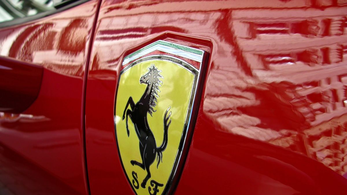 Ferrari shares rose more than 12% on Wall Street due to the arrival of Hamilton
