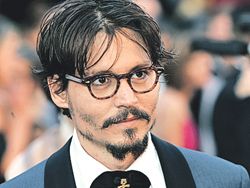 Johnny Depp analiza protagonizar la sexta entrega de Piratas del Caribe.