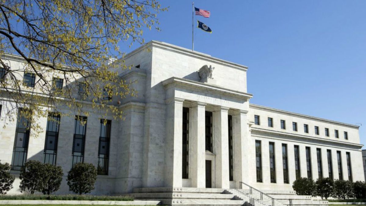 Financial crisis puts the Fed at a crossroads and opens debate on the role of the global banking system