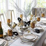 El blanco pasó de moda y ahora hay otro color que domina las cenas de año nuevo. El blanco pasó de moda y ahora hay otro color que domina las cenas de año nuevo.