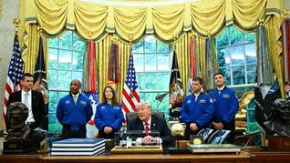 Donald Trump junto a los astronautas de Artemis II en la Casa Blanca. Donald Trump junto a los astronautas de Artemis II en la Casa Blanca.