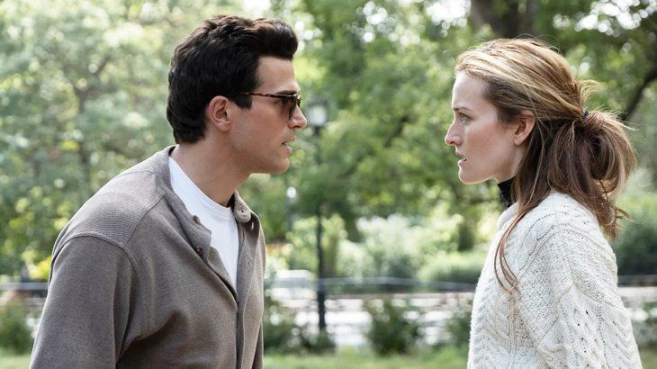 Una de las relaciones m&aacute;s medi&aacute;ticas de los 90 lleg&oacute; a la plataforma de Disney + en forma de serie.