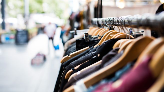 Las ventas de comercio bajaron en Montevideo y el litoral, pero crecieron en el este del país.