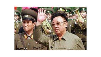 El presidente Kim Jong-il al frente del ejército norcoreano