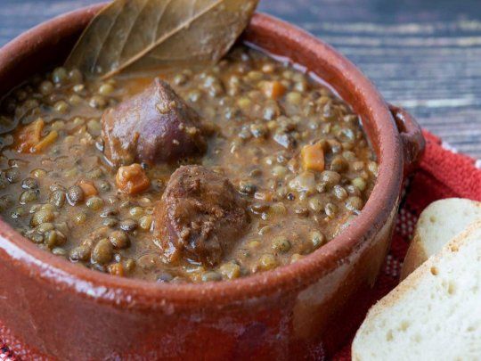 Un hombre murió por comer guiso y toda una familia debió ser hospitalizada en Entre Ríos