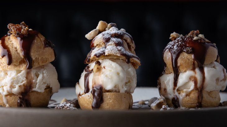 Cuentan con exóticas combinaciones como las croquetas de ñandú con mango, cebolla caramelizada y ajo negro. Cuentan con exóticas combinaciones como las croquetas de ñandú con mango, cebolla caramelizada y ajo negro.