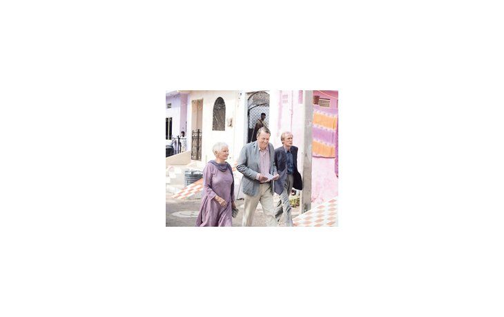 Actores como Judi Dench, Tom Wilkinson y Bill Nighy, más el buen ritmo y el gran ojo del director John Madden para filmar escenarios de la India y su gente hacen de «El exótico Hotel Marigold» una propuesta atractiva.