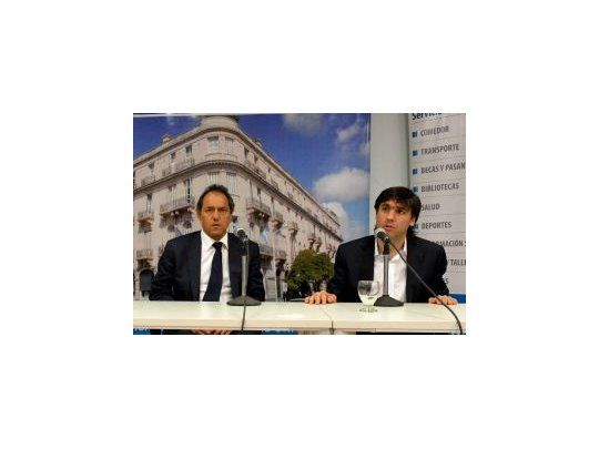 Daniel Scioli junto a Diego Bossio.