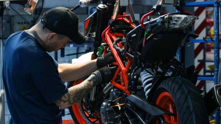 El establecimiento de Campana había sido inaugurado en 2013 y llegó a contar con capacidad para ensamblar hasta 206 unidades por día. El establecimiento de Campana había sido inaugurado en 2013 y llegó a contar con capacidad para ensamblar hasta 206 unidades por día.