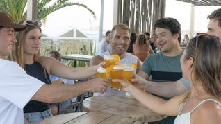 El ritual del brindis y el consumo social explican parte del aumento estacional en bares y cervecerías durante los meses de calor El ritual del brindis y el consumo social explican parte del aumento estacional en bares y cervecerías durante los meses de calor