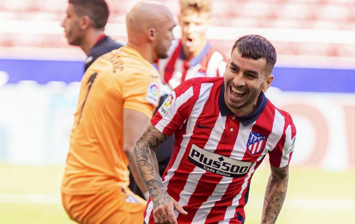 Ángel Correa marcó por duplicado en el triunfo de Atlético de Madrid, que se aferra a la cima de La Liga.