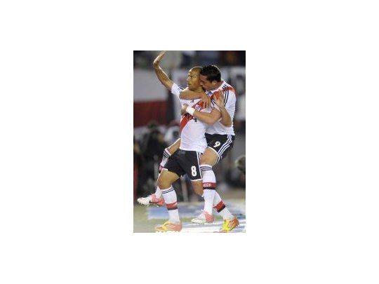 Carlos Sánchez fue la figura del partido.