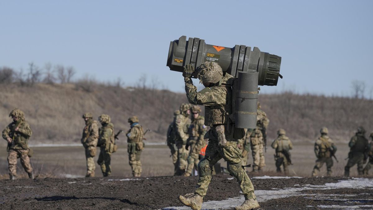 NATO ensures that Russia continues to deploy troops and can invade Ukraine
